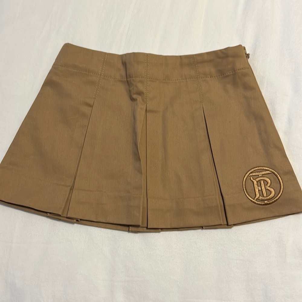 NWO tag never worn baby pleaded skirt